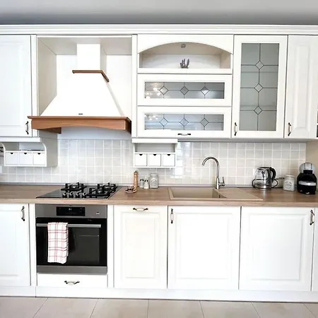 New Stylish And Airy 2 Bdrm With A Free Garage Apartment Sofia